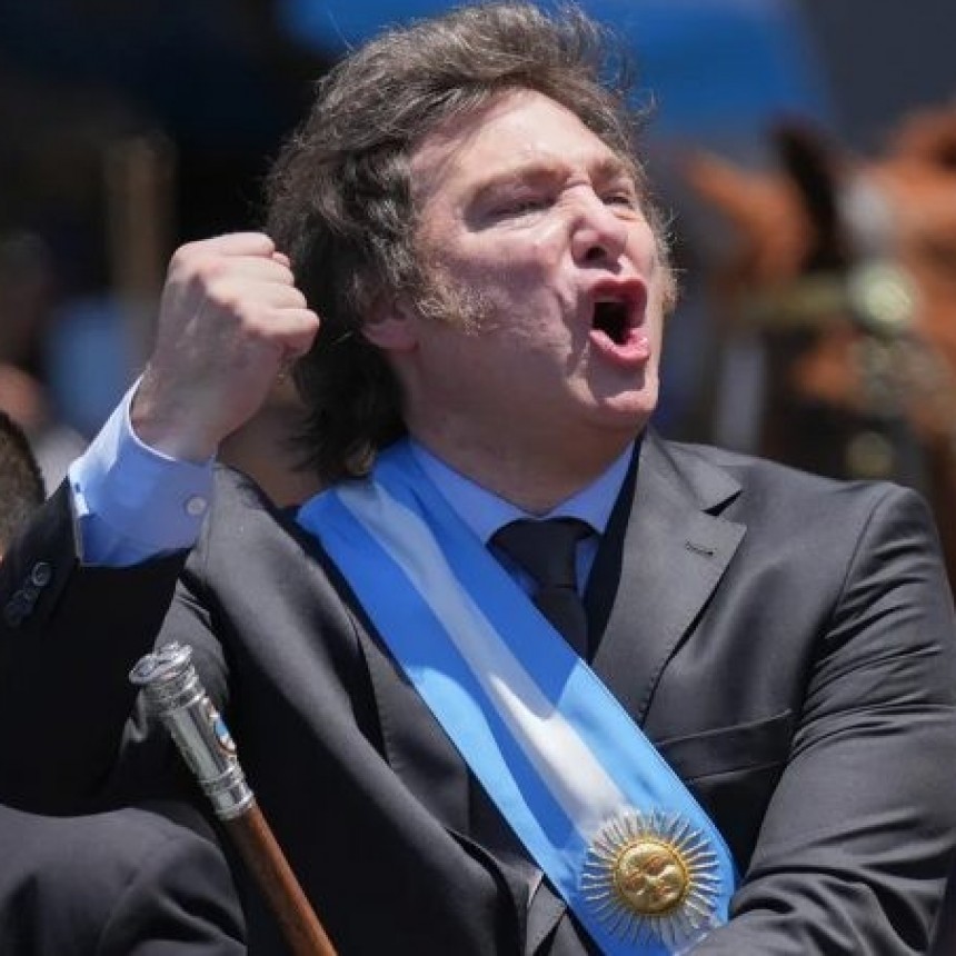 Milei cobra m&aacute;s de 4 millones de pesos como Presidente y sigue la intriga sobre si sortear&aacute; su sueldo