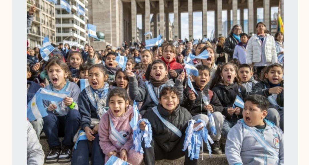 Promesa a la Bandera: miles de voces infantiles dieron el sí en el Monumento