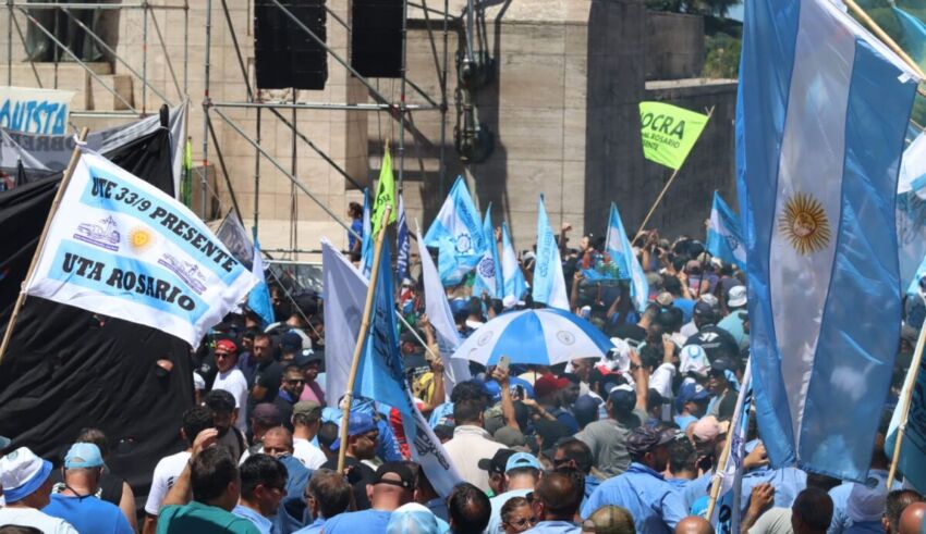  Contra la limitación al derecho a huelga 