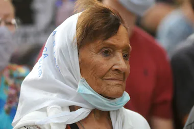 Muri&oacute; Taty Almeida, presidenta de Madres de Plaza de Mayo y s&iacute;mbolo de la lucha contra la impunidad