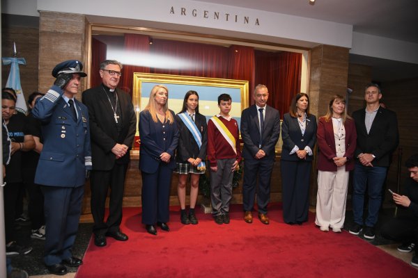 Javkin en el d&iacute;a de la ciudad: &laquo;Volvimos a poner a Rosario de pie&raquo;