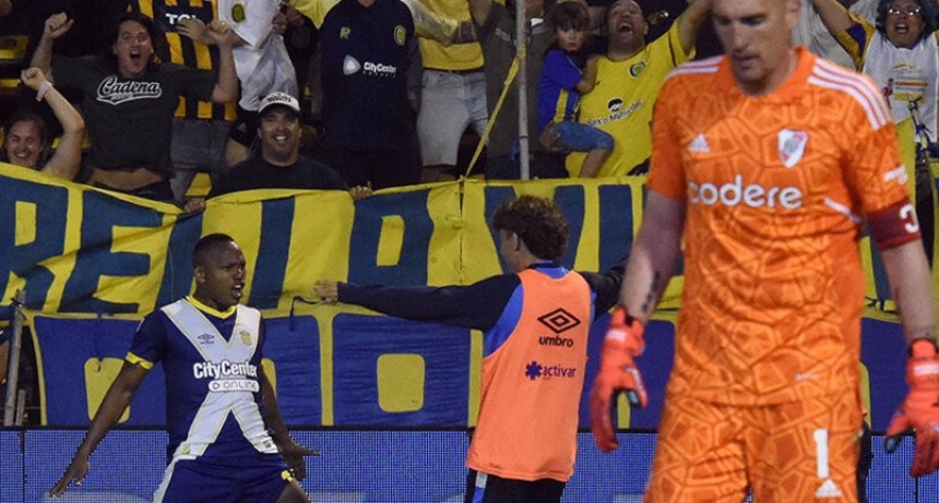 FUTBOL. Gran victoria de Central por 3 a 1 ante River Hubo fiesta en Arroyito